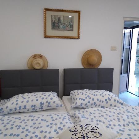 Tourist Farm With Apartments Fig Tree Dekani Екстериор снимка