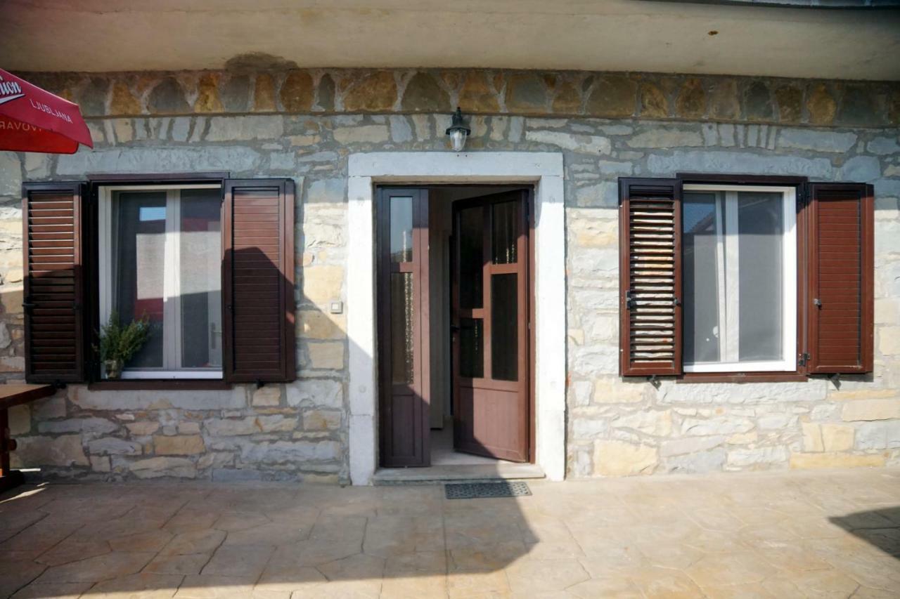 Tourist Farm With Apartments Fig Tree Dekani Екстериор снимка
